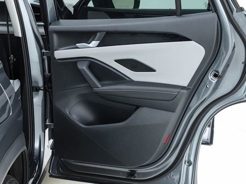 New 2026 Volkswagen Tiguan SE image 31