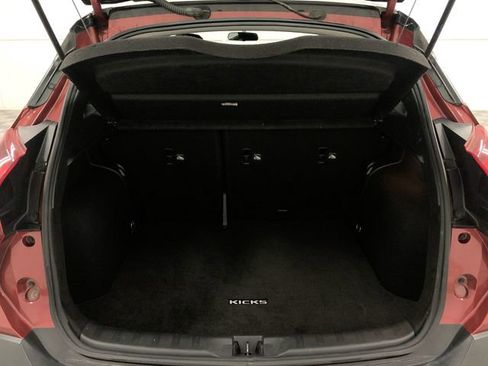 Used 2018 Nissan Kicks SR w/ Premium Package FWD image 23