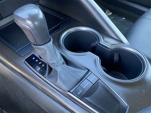 Used 2023 Toyota Camry SE image 25