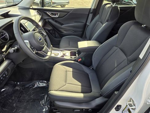 Used 2023 Subaru Forester Premium image 15