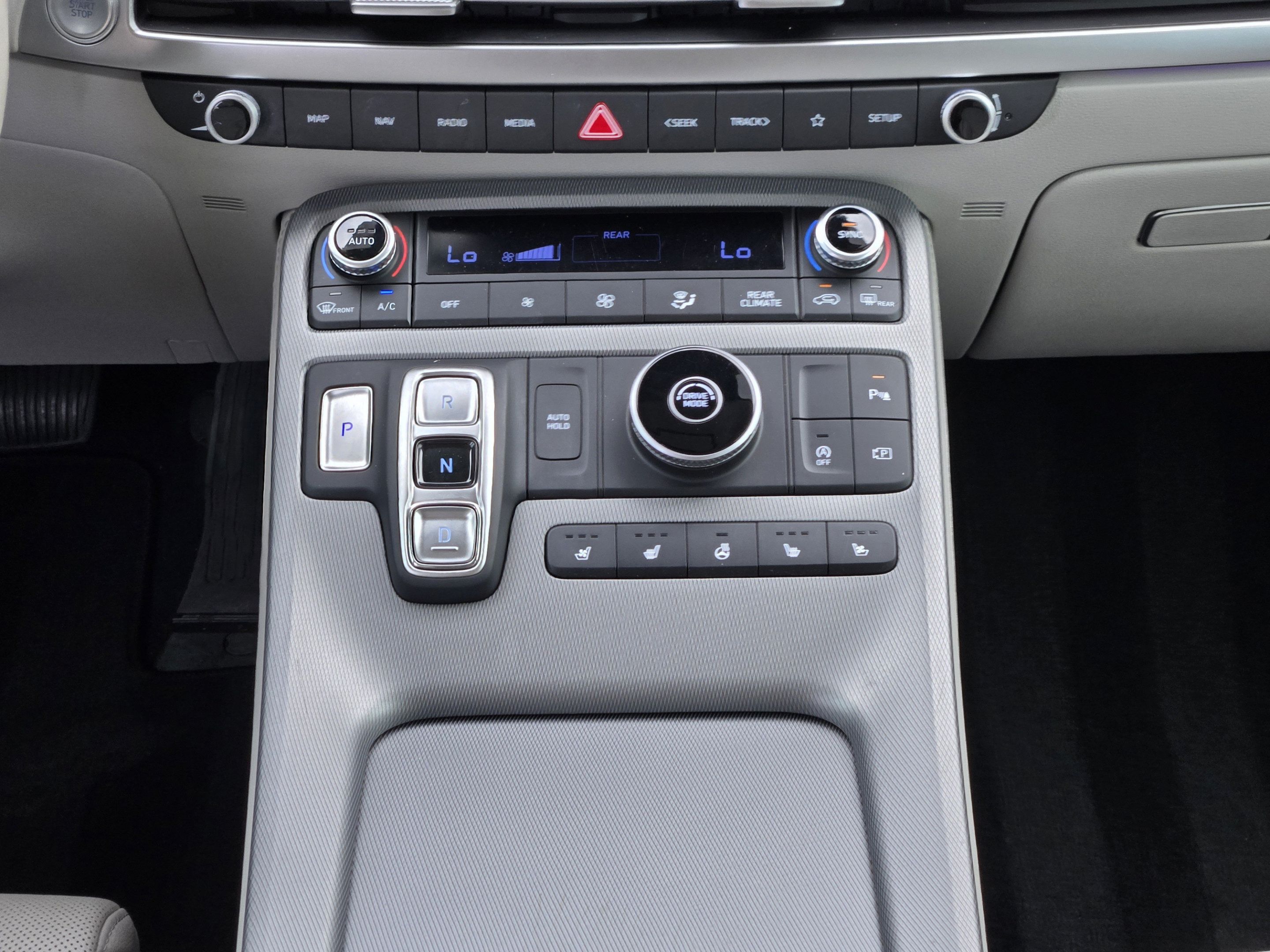 Used 2024 Hyundai Palisade Limited FWD image 15