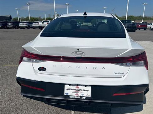 New 2026 Hyundai Elantra Limited FWD image 5