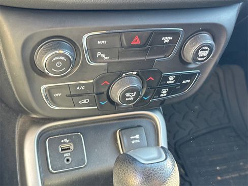 Used 2018 Jeep Compass Sport w/ Tech Group image 24
