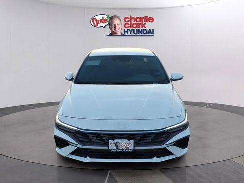 New 2026 Hyundai Elantra SE FWD image 8