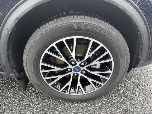 Used 2021 Ford Escape SEL w/ Class II Trailer Tow Package image 12