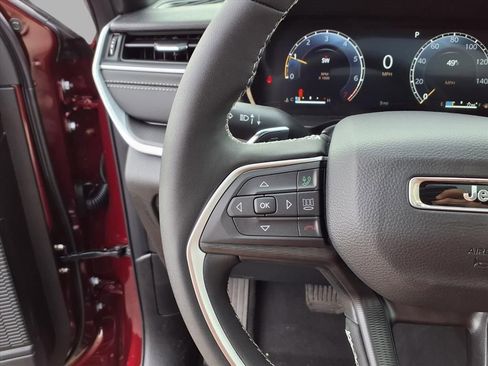 New 2025 Jeep Grand Cherokee Laredo w/ Luxury Tech Group I image 10