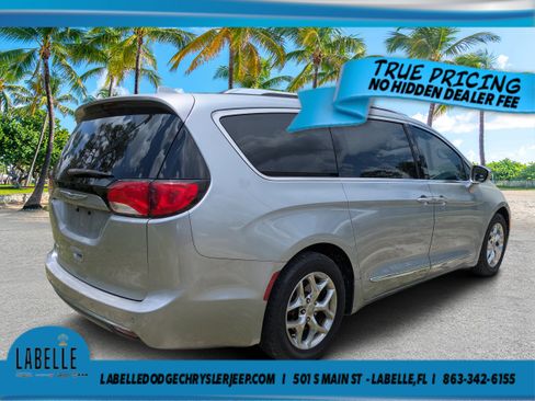 Used 2019 Chrysler Pacifica Limited FWD image 3