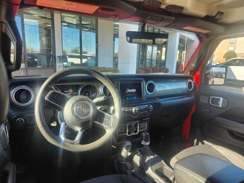 Used 2023 Jeep Gladiator Overland image 10
