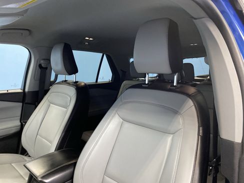 Used 2021 Ford Explorer XLT w/ Equipment Group 202A image 8