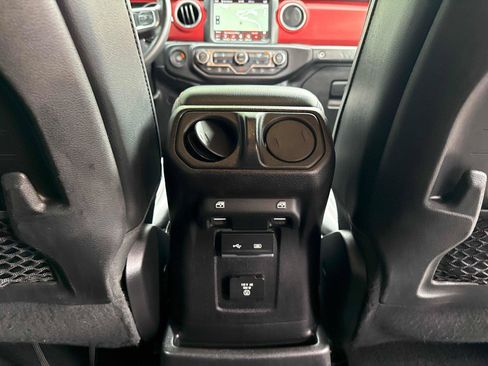 Used 2019 Jeep Wrangler Unlimited Rubicon AWD/4WD image 29