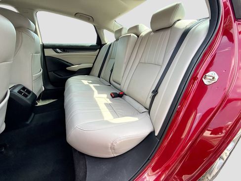 Used 2018 Honda Accord EX image 19