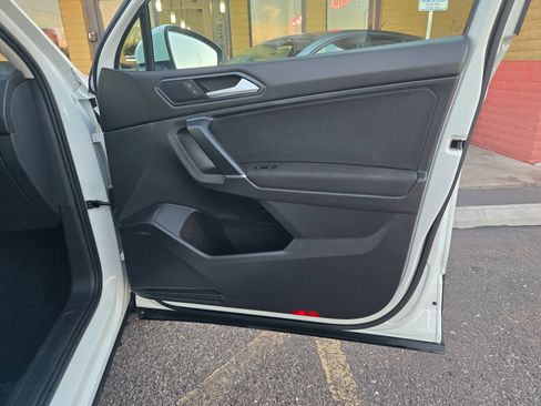 Used 2018 Volkswagen Tiguan S image 48