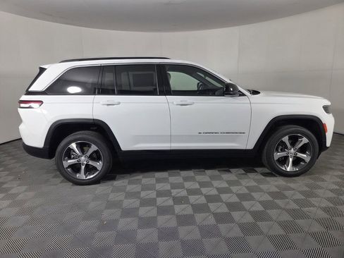 New 2026 Jeep Grand Cherokee Limited RWD image 4
