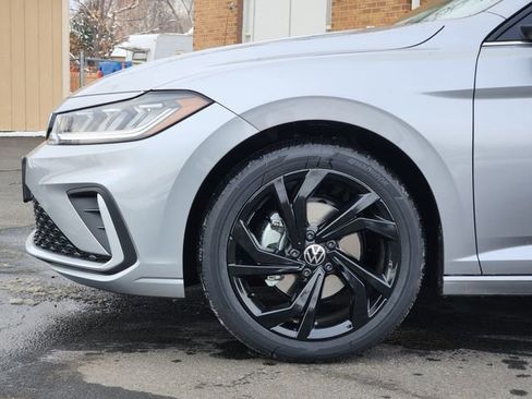 New 2026 Volkswagen Jetta SE image 9