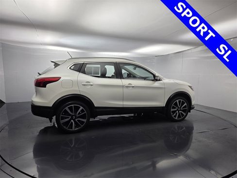 Used 2019 Nissan Rogue Sport SL w/ Premium Package image 16