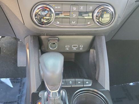 Used 2022 Chevrolet TrailBlazer ACTIV w/ Sun and Liftgate Package FWD image 22