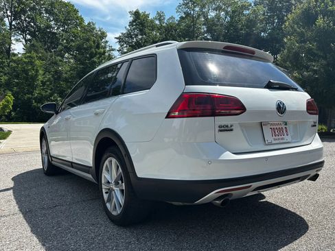 Used 2017 Volkswagen Golf Alltrack S AWD/4WD image 8