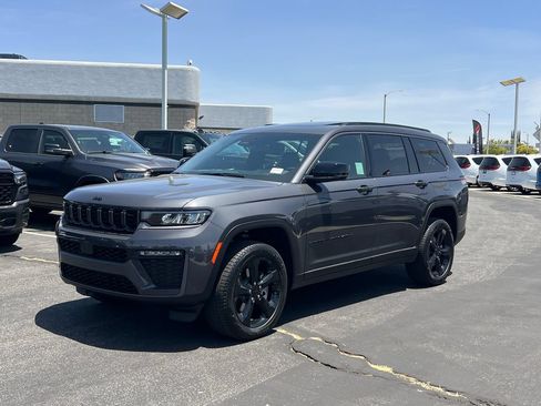 New 2026 Jeep Grand Cherokee L Limited w/ Limited Altitude Package AWD/4WD image 2