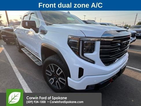 Used 2022 GMC Sierra 1500 AT4 w/ Technology Package AWD/4WD image 3