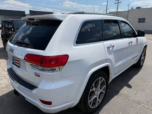 Used 2019 Jeep Grand Cherokee Overland AWD/4WD image 9