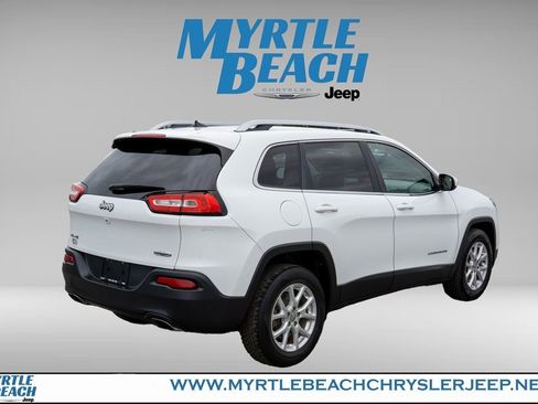 Used 2017 Jeep Cherokee Latitude w/ True North Edition image 6