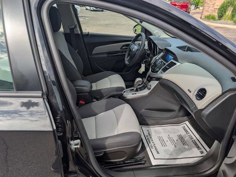 Used 2013 Chevrolet Cruze LS FWD image 11