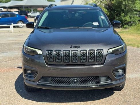Used 2023 Jeep Cherokee Altitude Lux AWD/4WD image 2