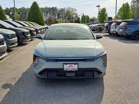 New 2026 Kia K4 LXS image 2