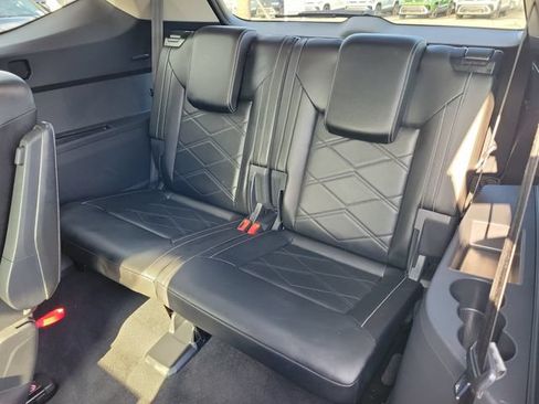 Certified 2024 Volkswagen Atlas SE FWD image 12