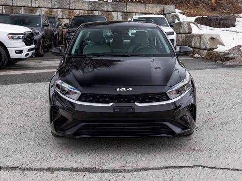 Used 2023 Kia Forte LXS image 2