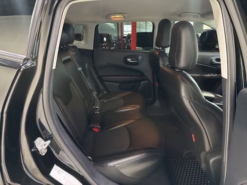 Used 2020 Jeep Compass Trailhawk AWD/4WD image 34