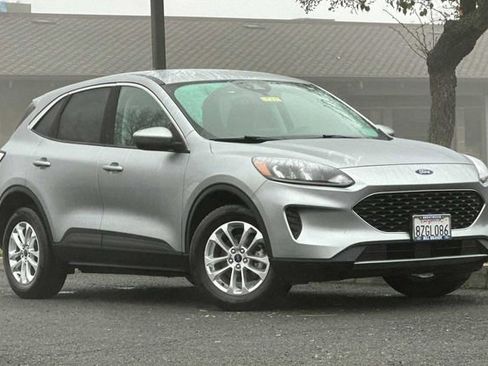 Used 2021 Ford Escape SE w/ Convenience Package image 2