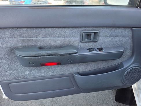 Used 2000 Toyota Tacoma PreRunner image 6