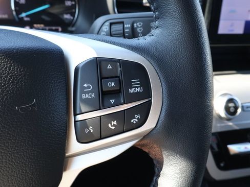 Used 2023 Ford Explorer XLT w/ Equipment Group 202A AWD/4WD image 18