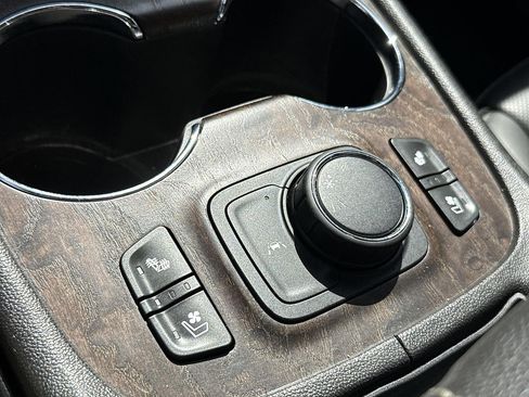 Used 2023 GMC Acadia Denali FWD image 35