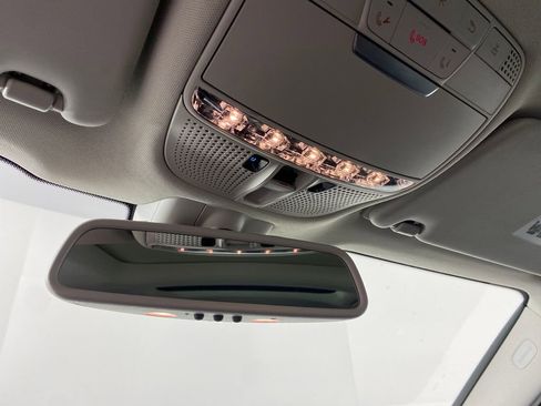 Used 2019 Mercedes-Benz GLC 300 4MATIC image 24