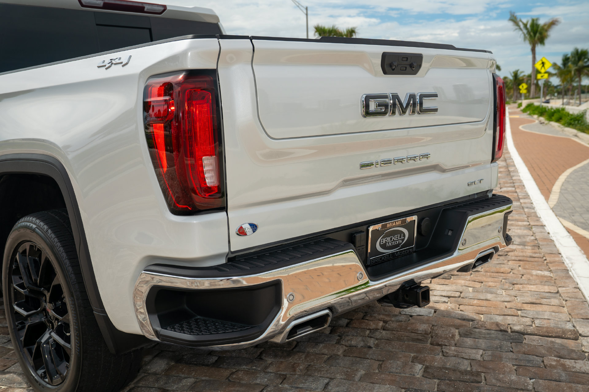 Used 2025 GMC Sierra 1500 SLT w/ SLT Premium Plus Package AWD/4WD image 27