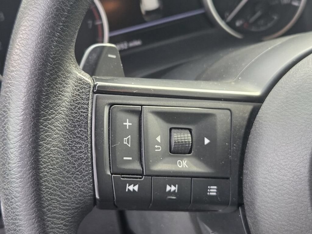 Used 2024 Nissan Rogue S AWD/4WD image 7