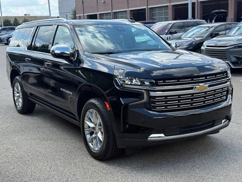 Used 2023 Chevrolet Suburban Premier AWD/4WD image 1