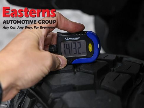 Used 2023 Jeep Wrangler Unlimited AWD/4WD image 27
