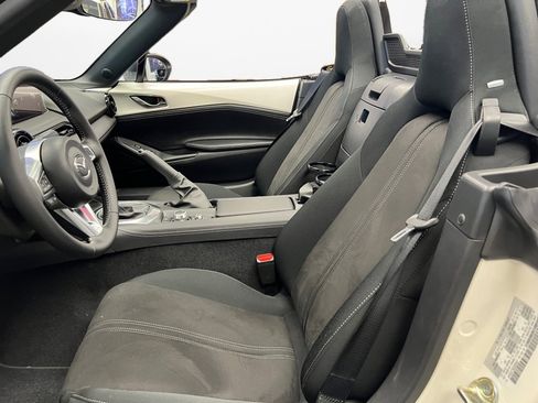 New 2025 MAZDA MX-5 Miata Club image 13