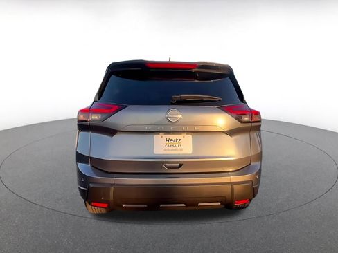 Used 2025 Nissan Rogue SV image 12