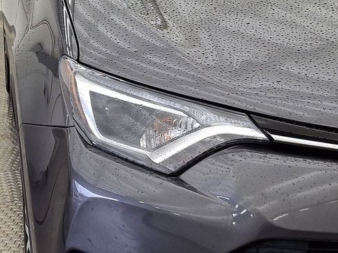 Used 2018 Toyota RAV4 LE w/ All Weather Liner Package AWD/4WD image 28