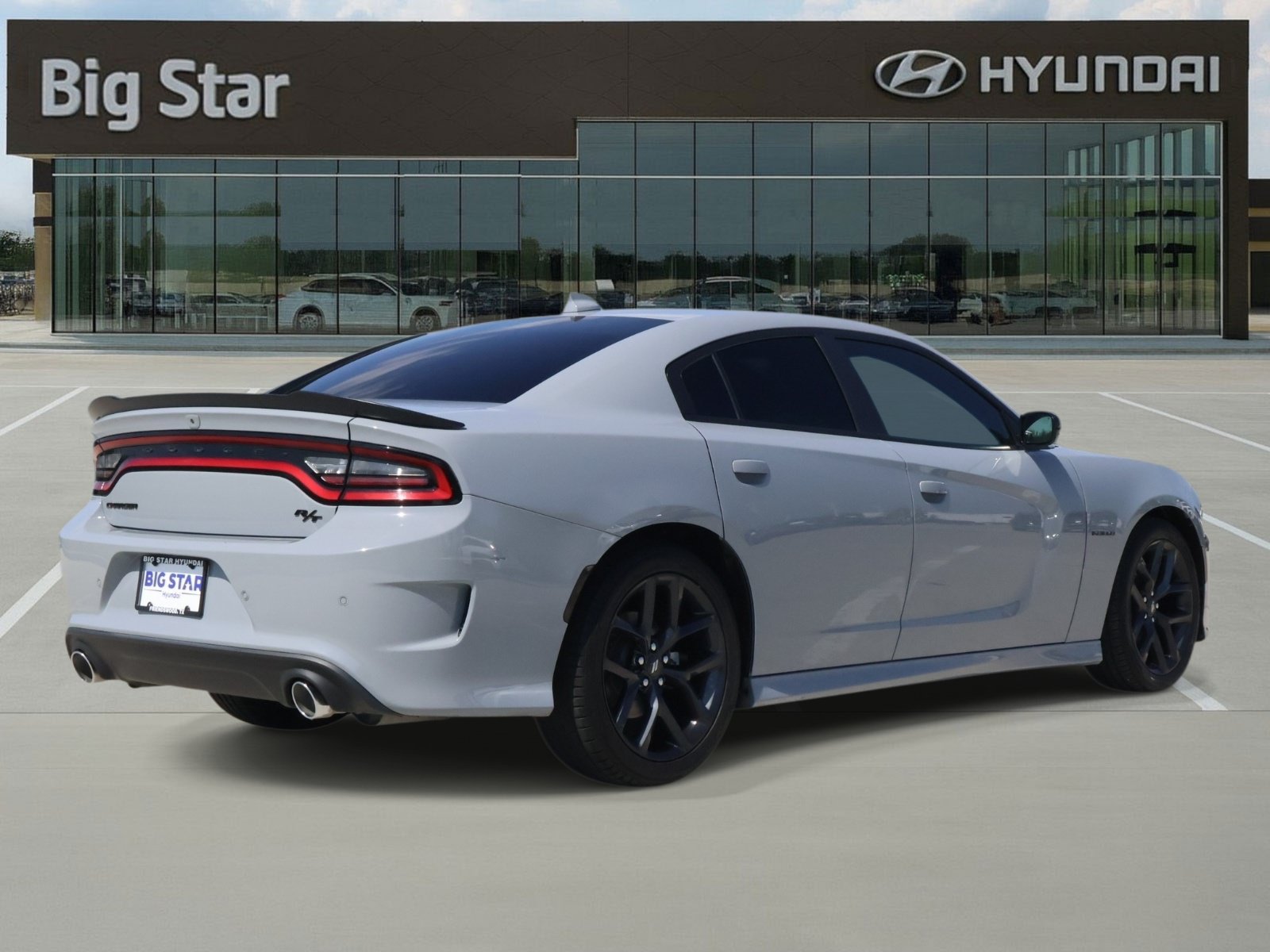 Used 2022 Dodge Charger R/T w/ Blacktop Package RWD image 4