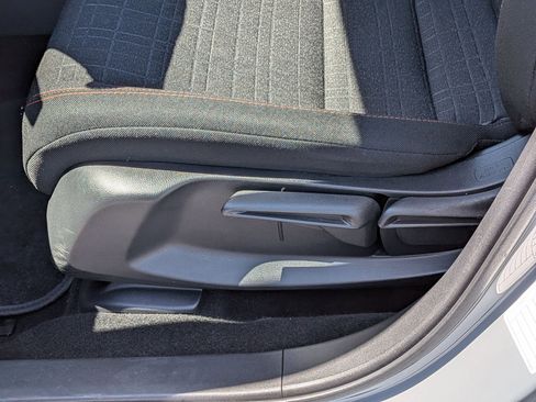 Used 2025 Honda HR-V Sport image 16