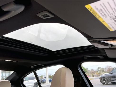 Certified 2024 BMW 330i Sedan w/ Premium Package image 13