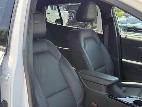 Used 2025 Buick Envista Sport Touring w/ Convenience I Package FWD image 18