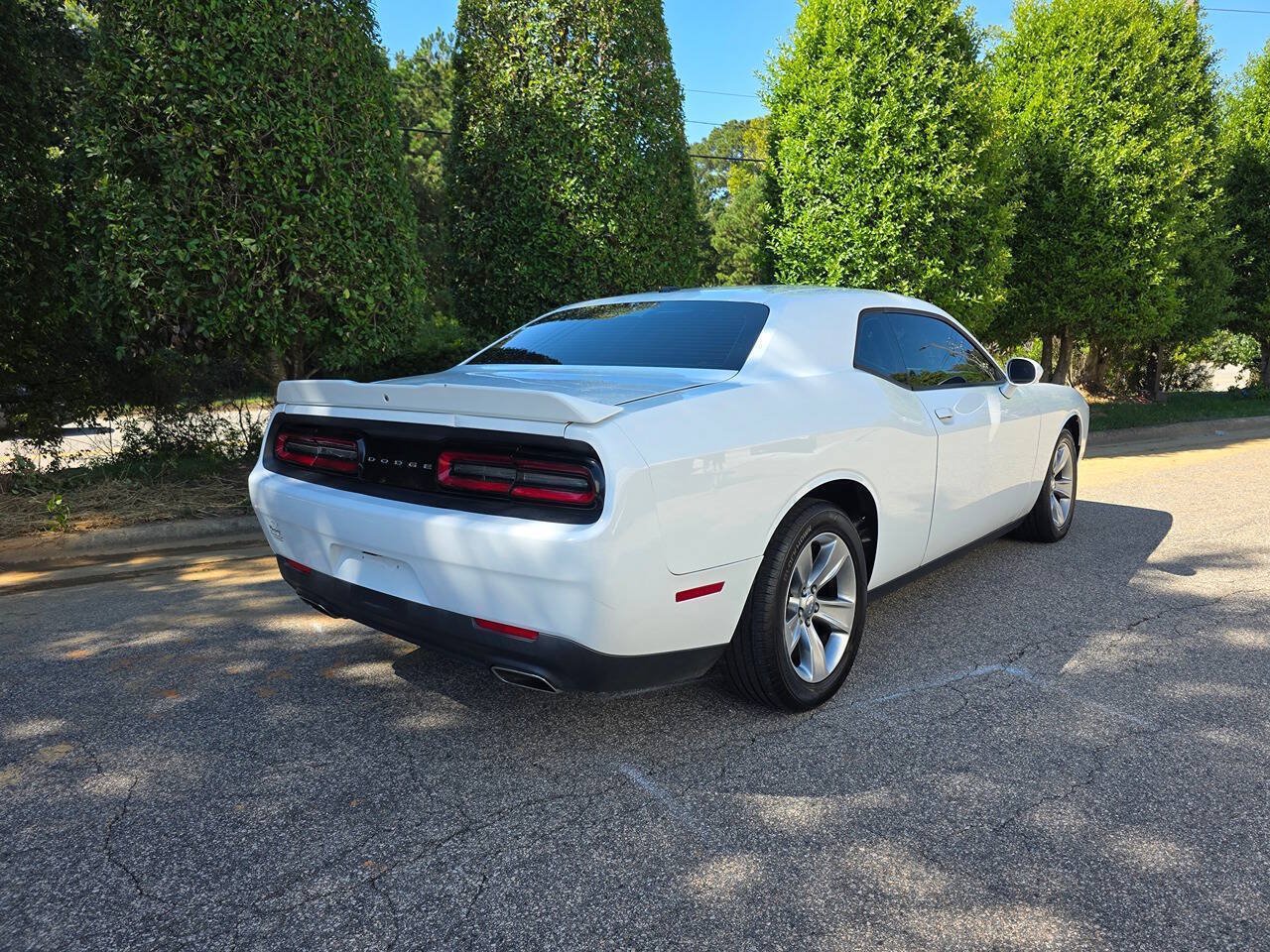 Used 2020 Dodge Challenger SXT RWD image 5