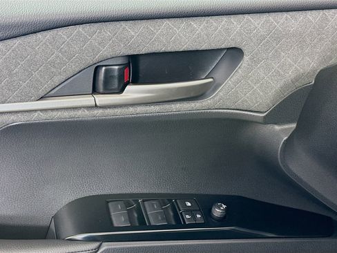 Used 2025 Toyota Camry XLE image 18