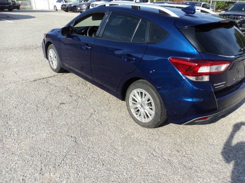 Used 2018 Subaru Impreza 2.0i Premium w/ Popular Package #2 AWD/4WD image 6